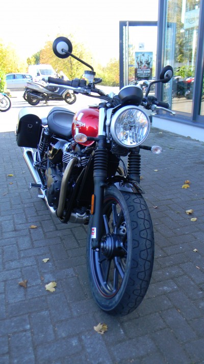 Street twin